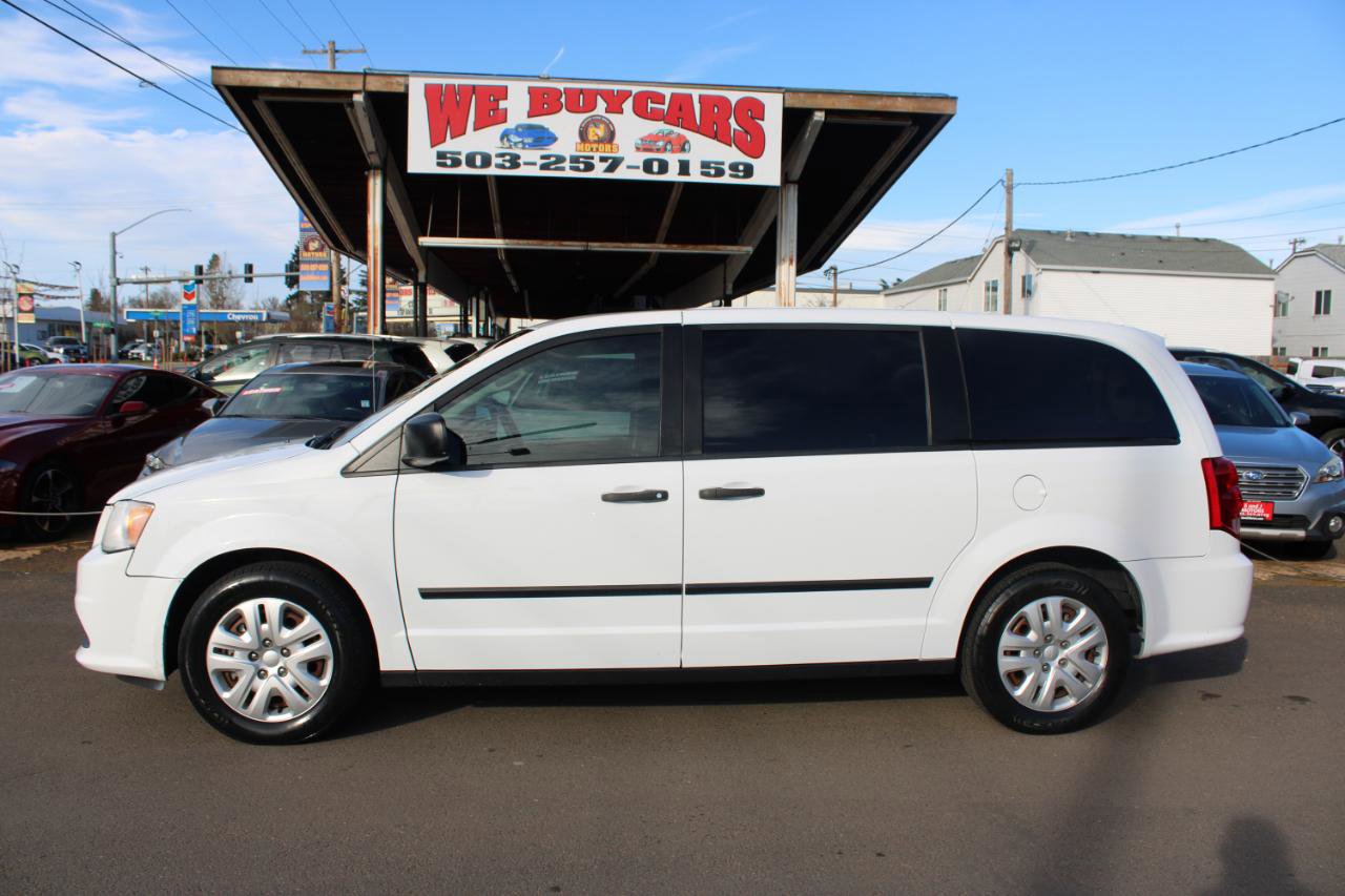 Used 2016 Dodge Grand Caravan American Value Package FWD image 3