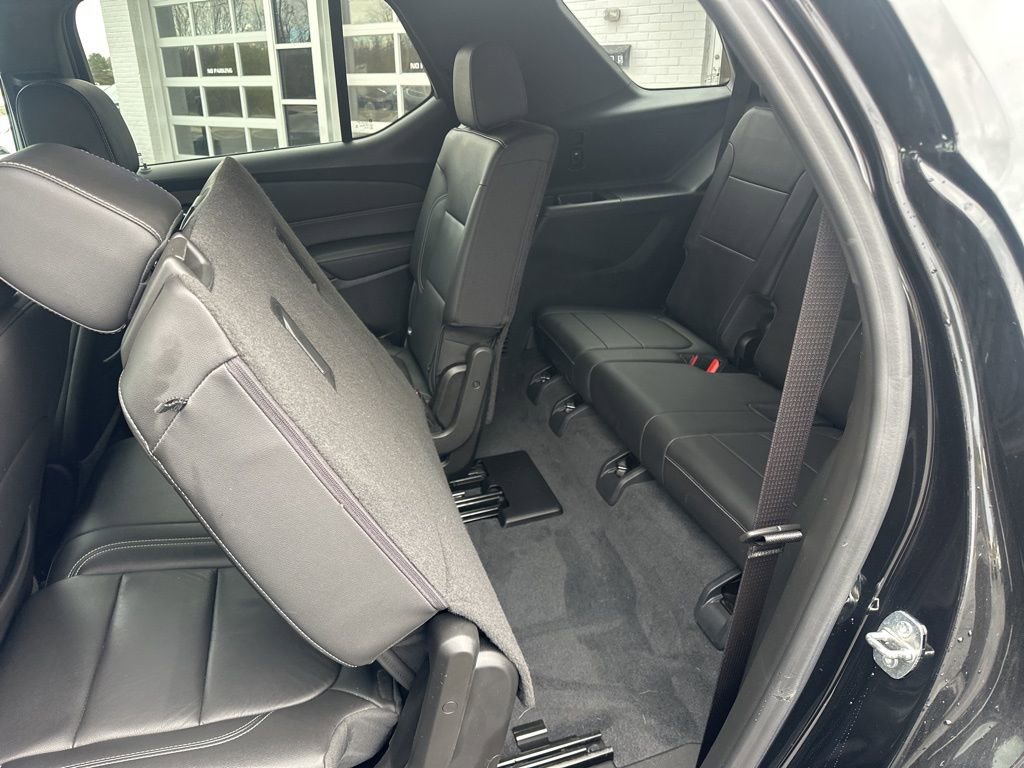 Used 2022 Chevrolet Traverse LT w/ Midnight/Sport Edition image 31