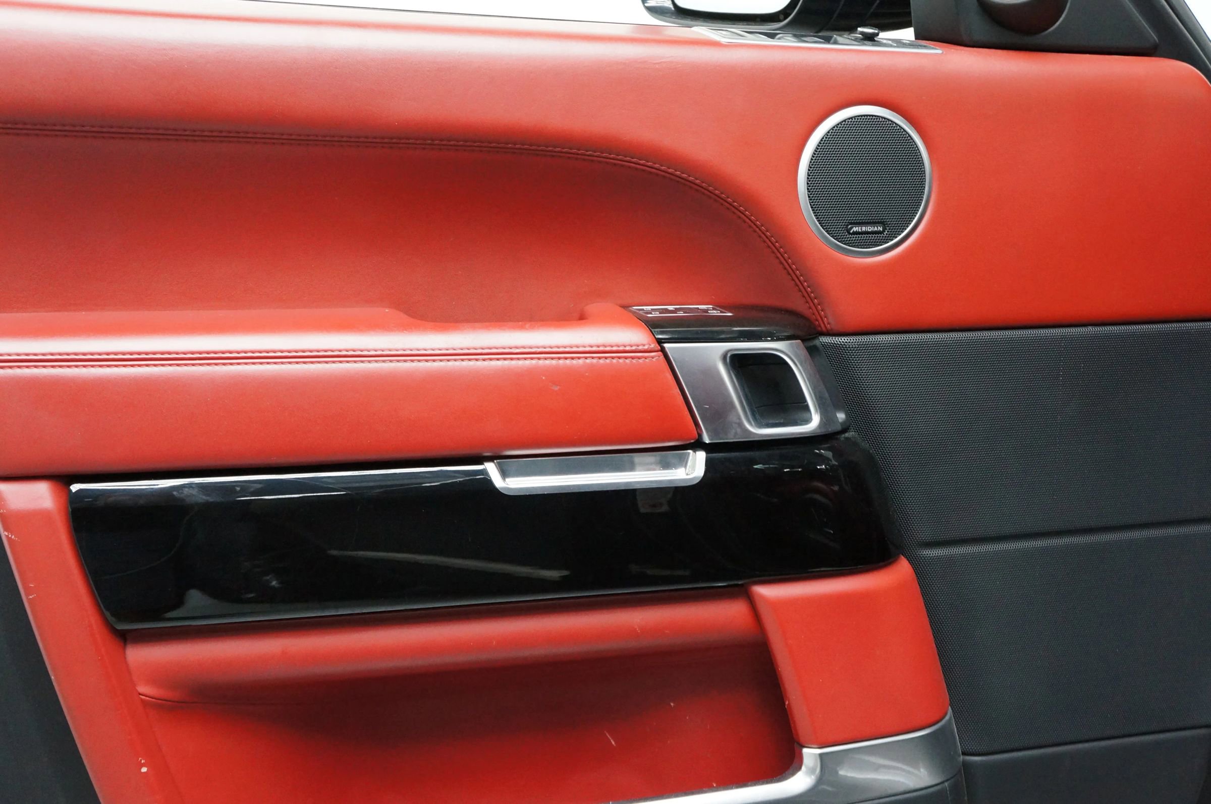 Used 2014 Land Rover Range Rover Autobiography image 26