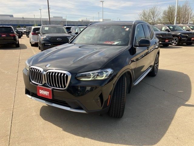 Used 2022 BMW X3 xDrive30i w/ Convenience Package AWD/4WD image 3