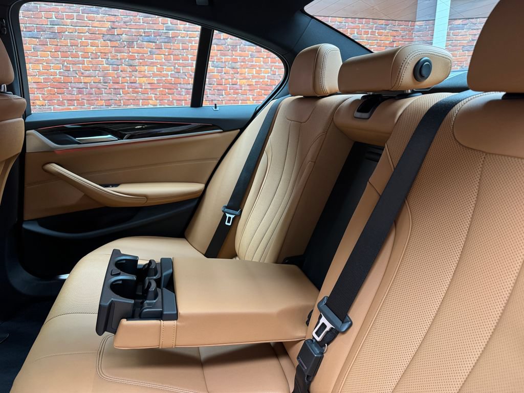 Used 2023 BMW 540i xDrive AWD/4WD image 11
