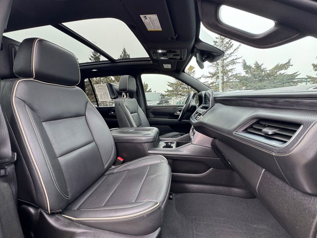 Used 2024 GMC Yukon SLT w/ SLT Luxury Package image 37