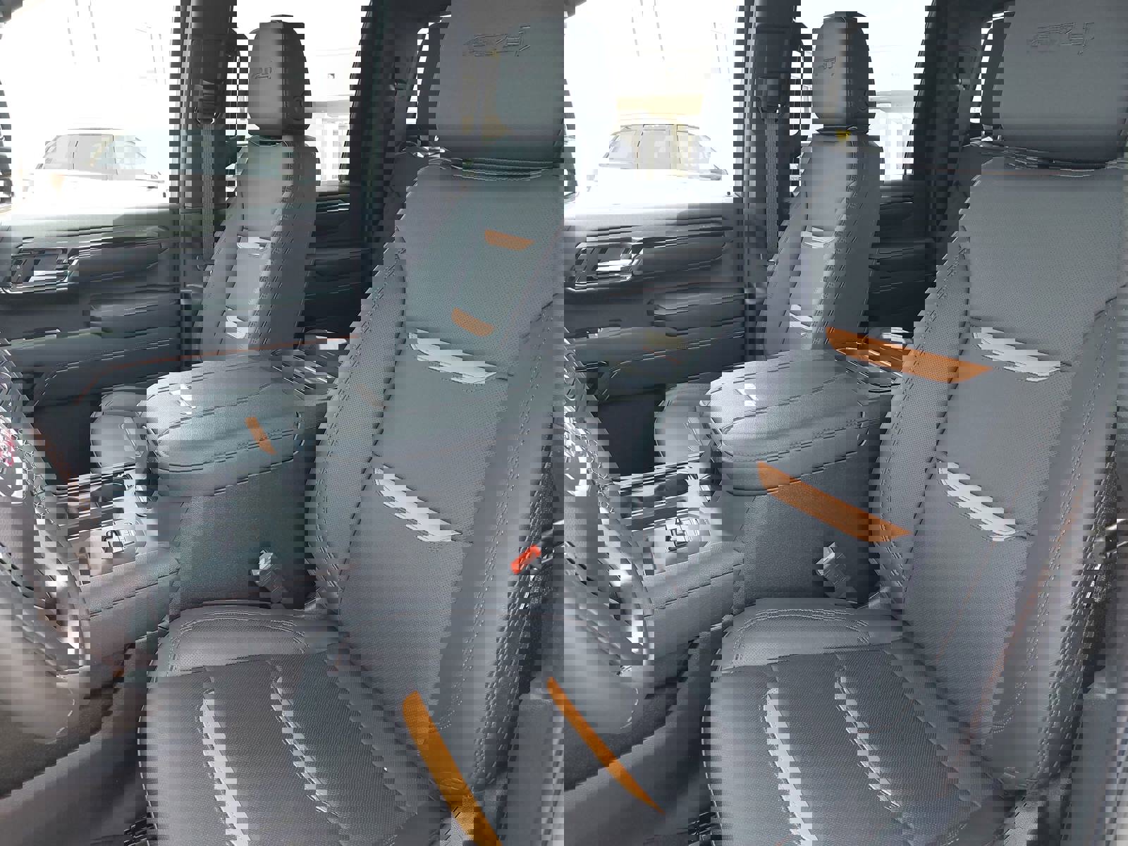 Used 2025 GMC Sierra 3500 AT4 w/ AT4 Premium Plus Package image 16