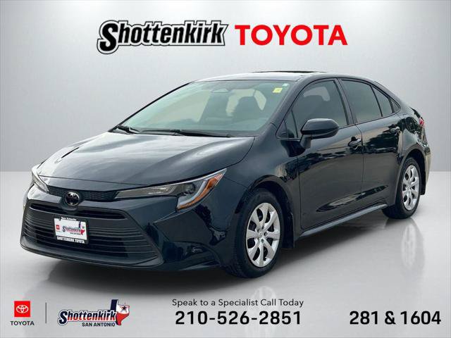 Certified 2025 Toyota Corolla LE FWD image 1