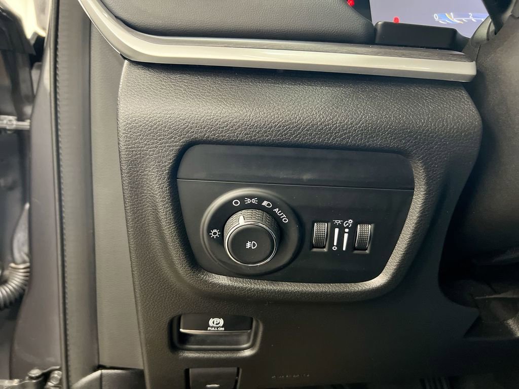 Used 2021 Jeep Grand Cherokee L Limited image 19