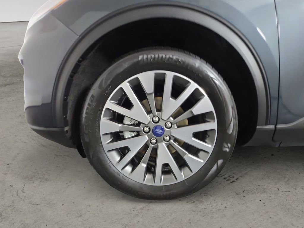 Used 2022 Ford Escape Titanium image 14