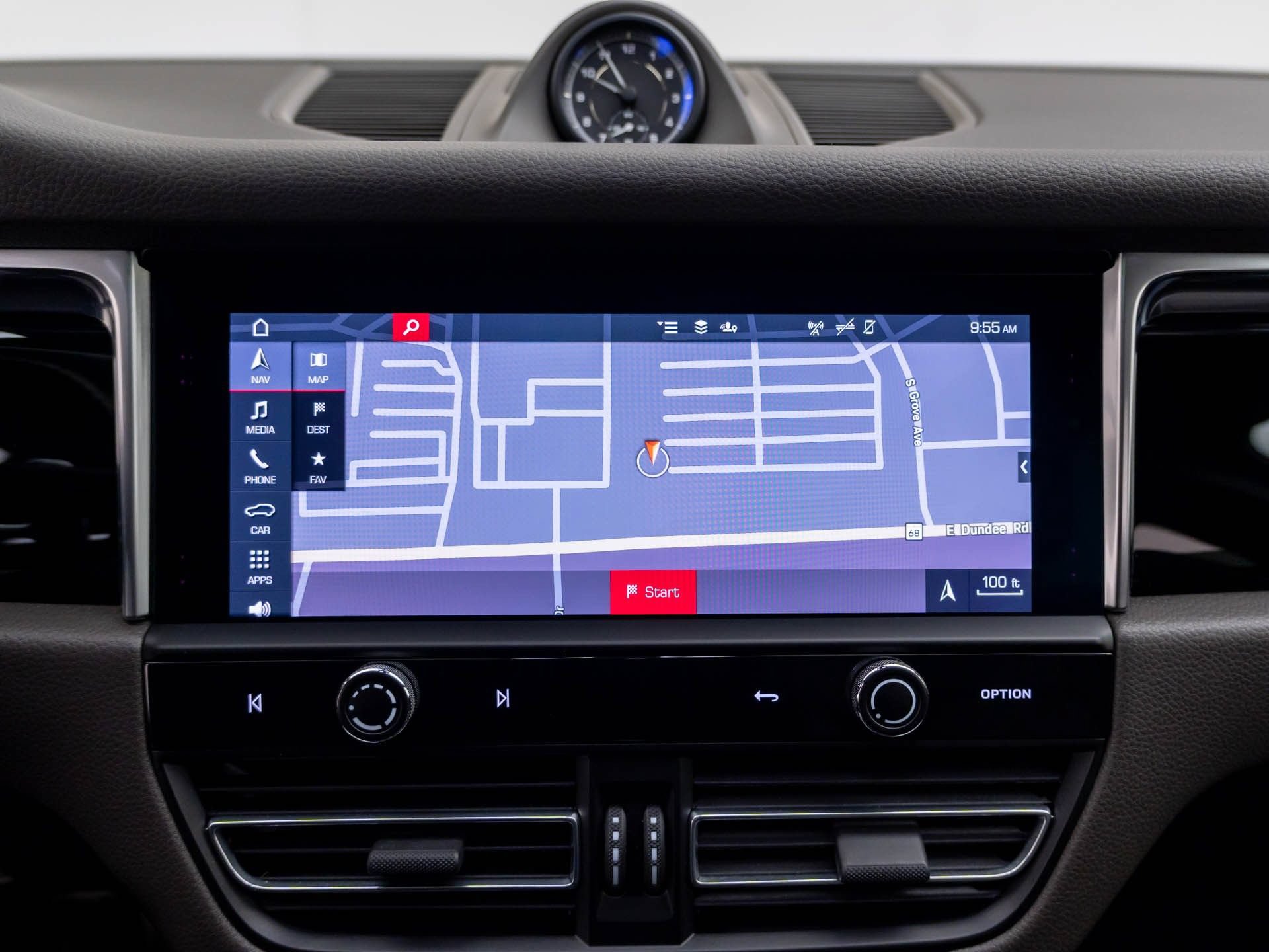 Certified 2023 Porsche Macan AWD/4WD image 29