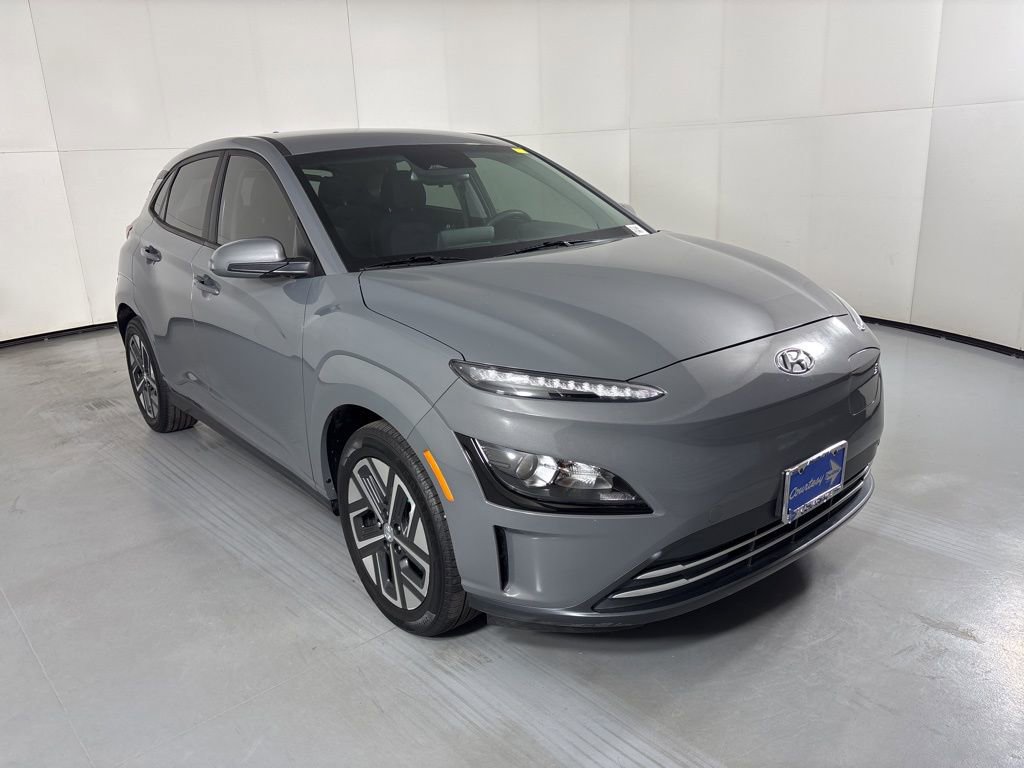 Used 2023 Hyundai Kona SE w/ Cargo Package image 2