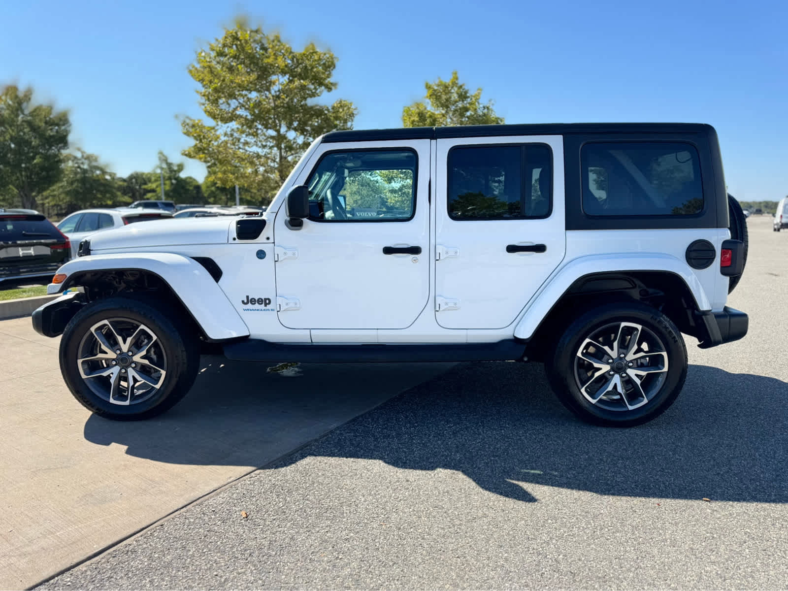 Used 2024 Jeep Wrangler Sport S w/ Convenience Group image 4