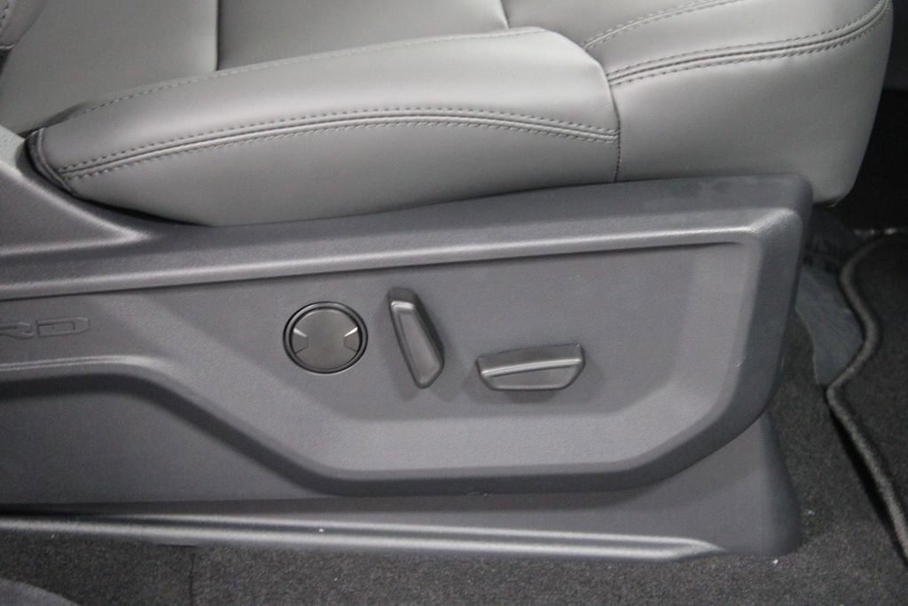 New 2026 Ford Expedition Active image 28