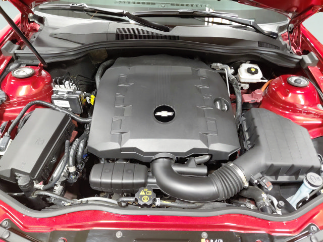 Used 2015 Chevrolet Camaro LT RWD image 14