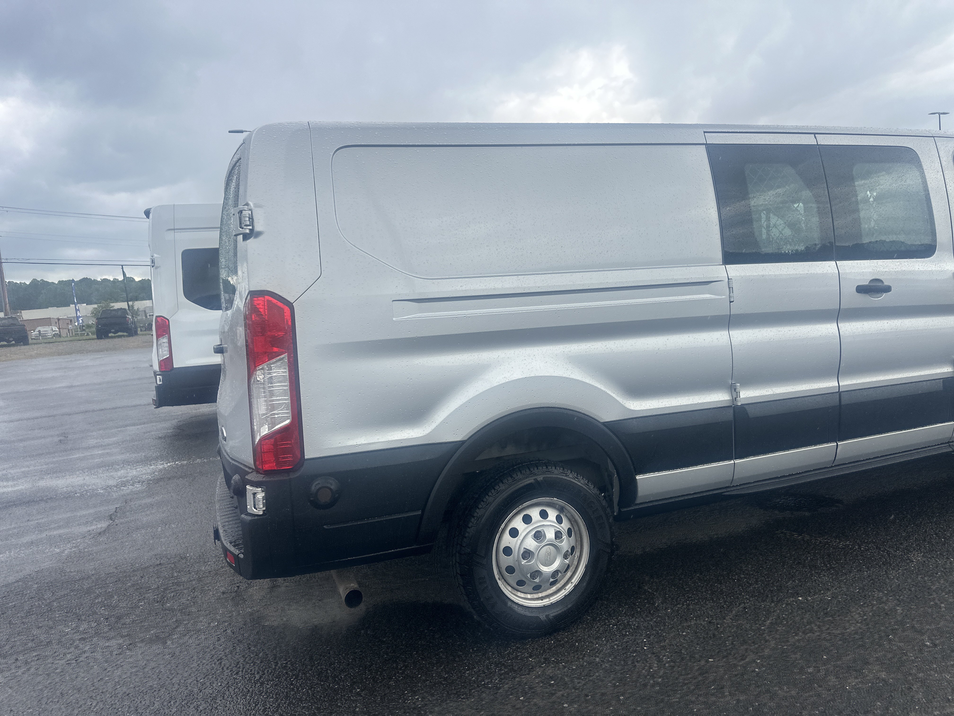 Used 2020 Ford Transit 350 Low Roof AWD image 7