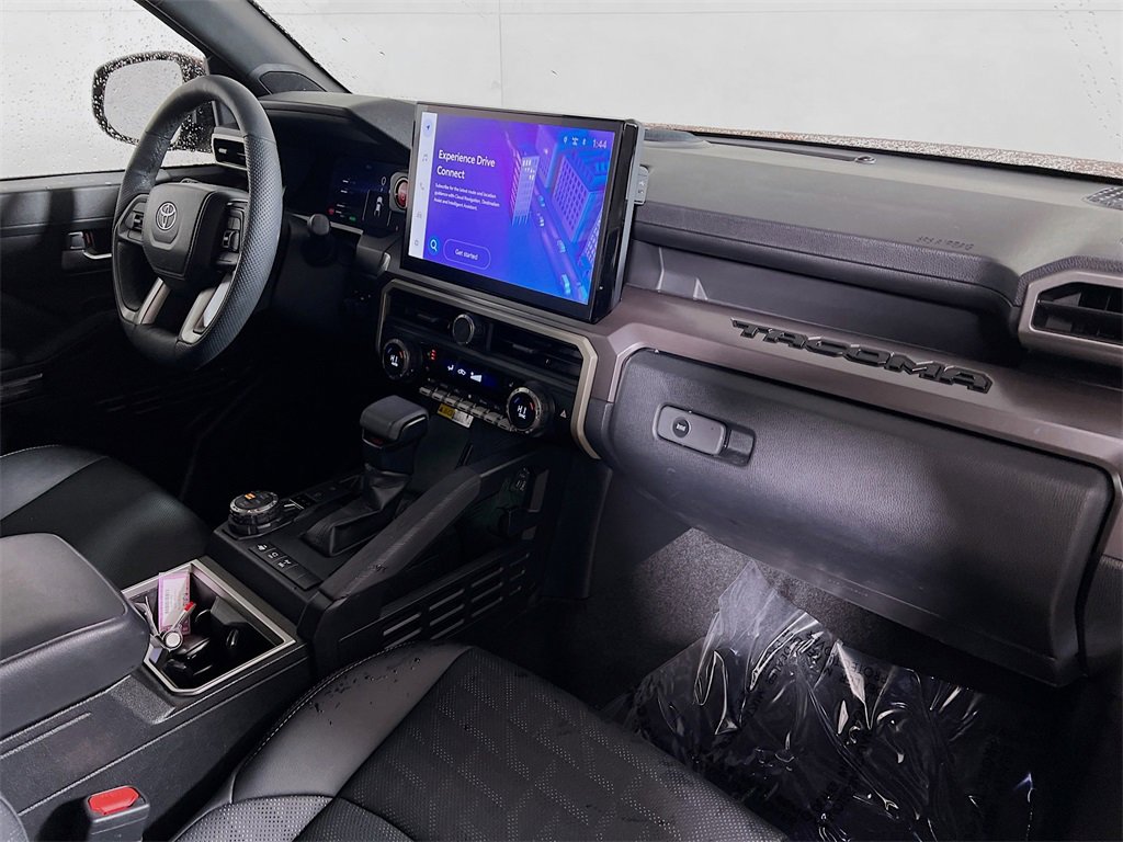 Certified 2025 Toyota Tacoma TRD Off-Road image 25
