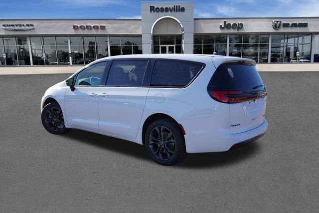 New 2026 Chrysler Pacifica Select AWD/4WD image 5