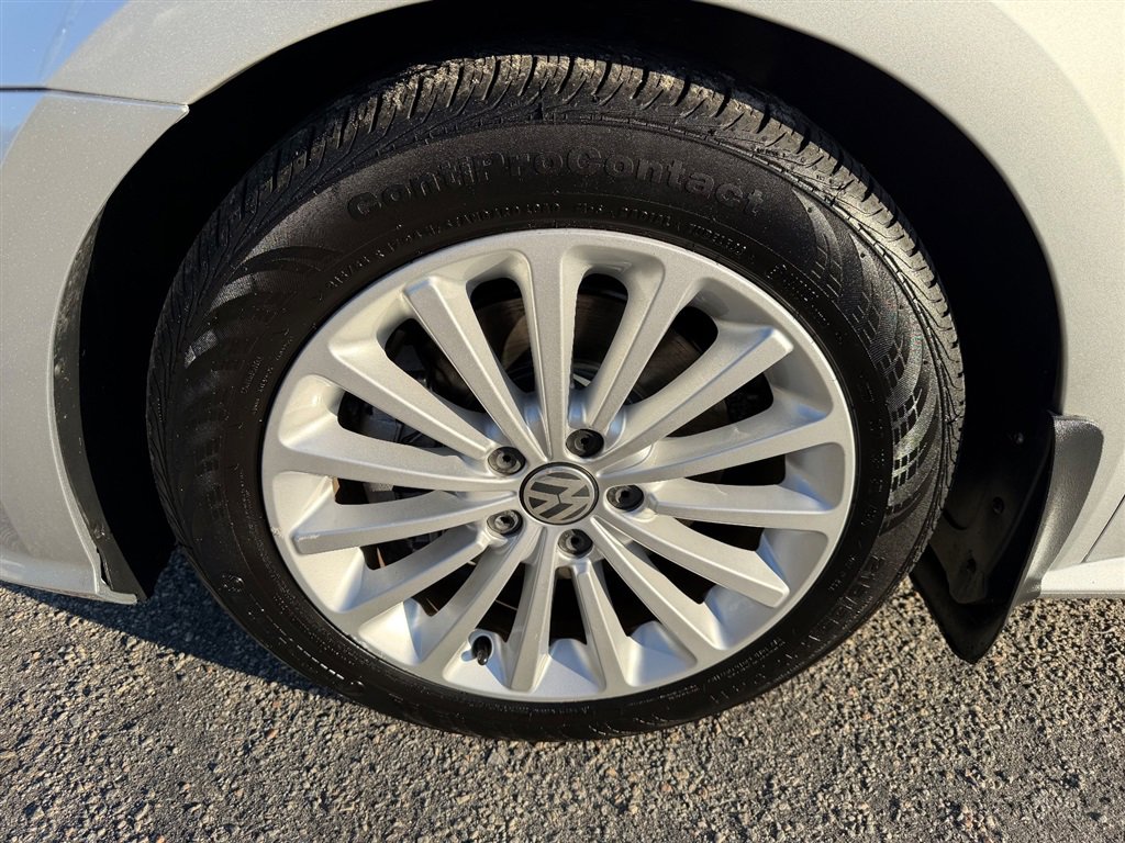 Used 2017 Volkswagen Passat 1.8T SE w/ SE Lighting Package FWD image 10