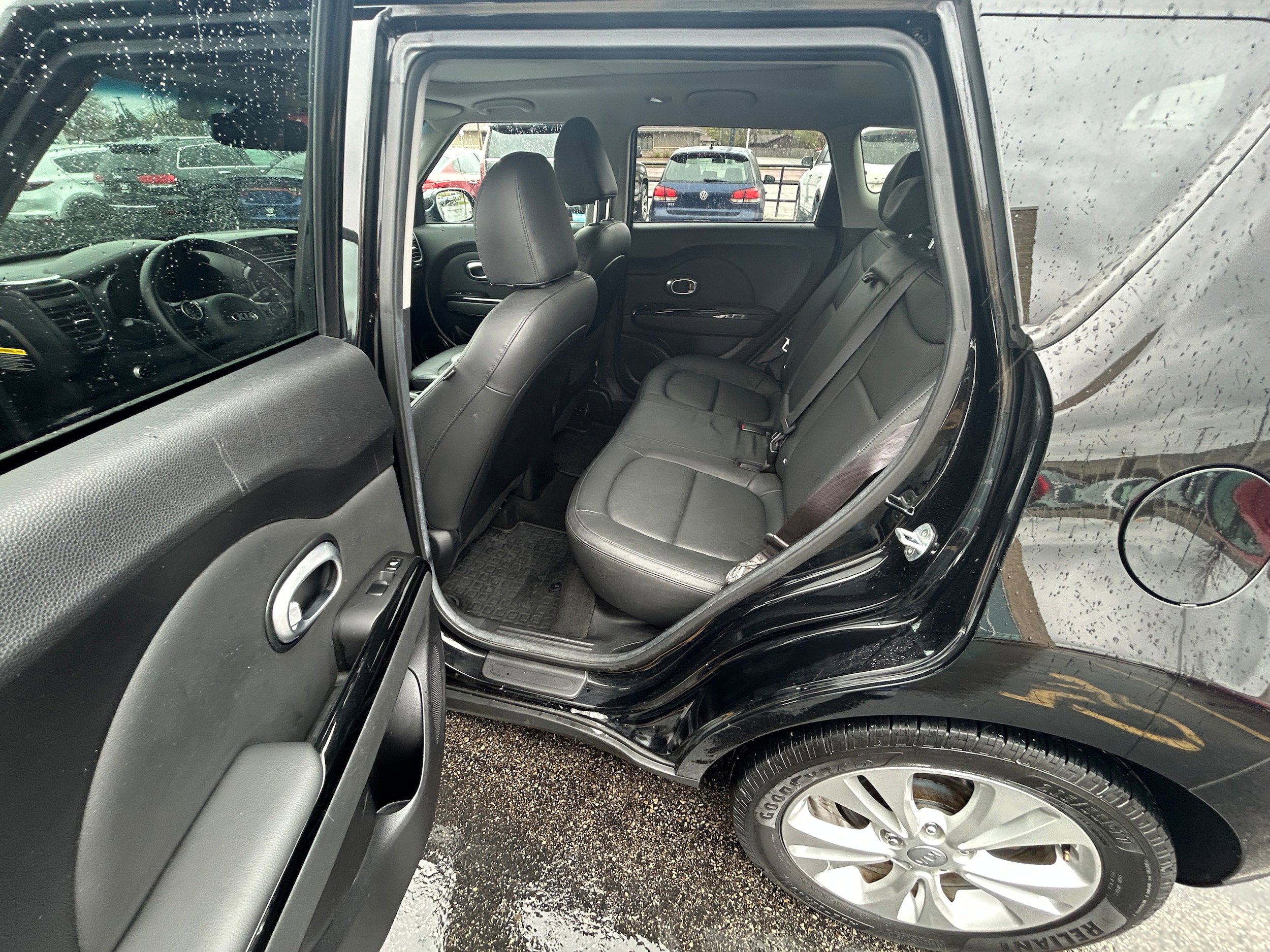 Used 2016 Kia Soul ! w/ Premium Package FWD image 6