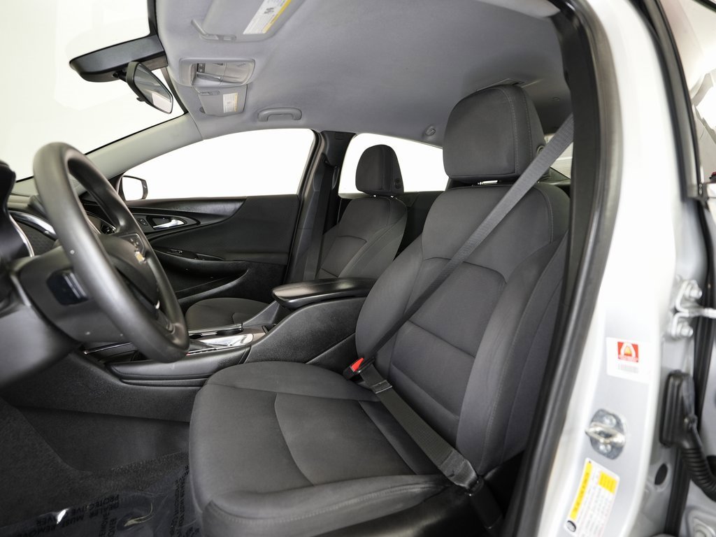 Used 2018 Chevrolet Malibu LT image 30