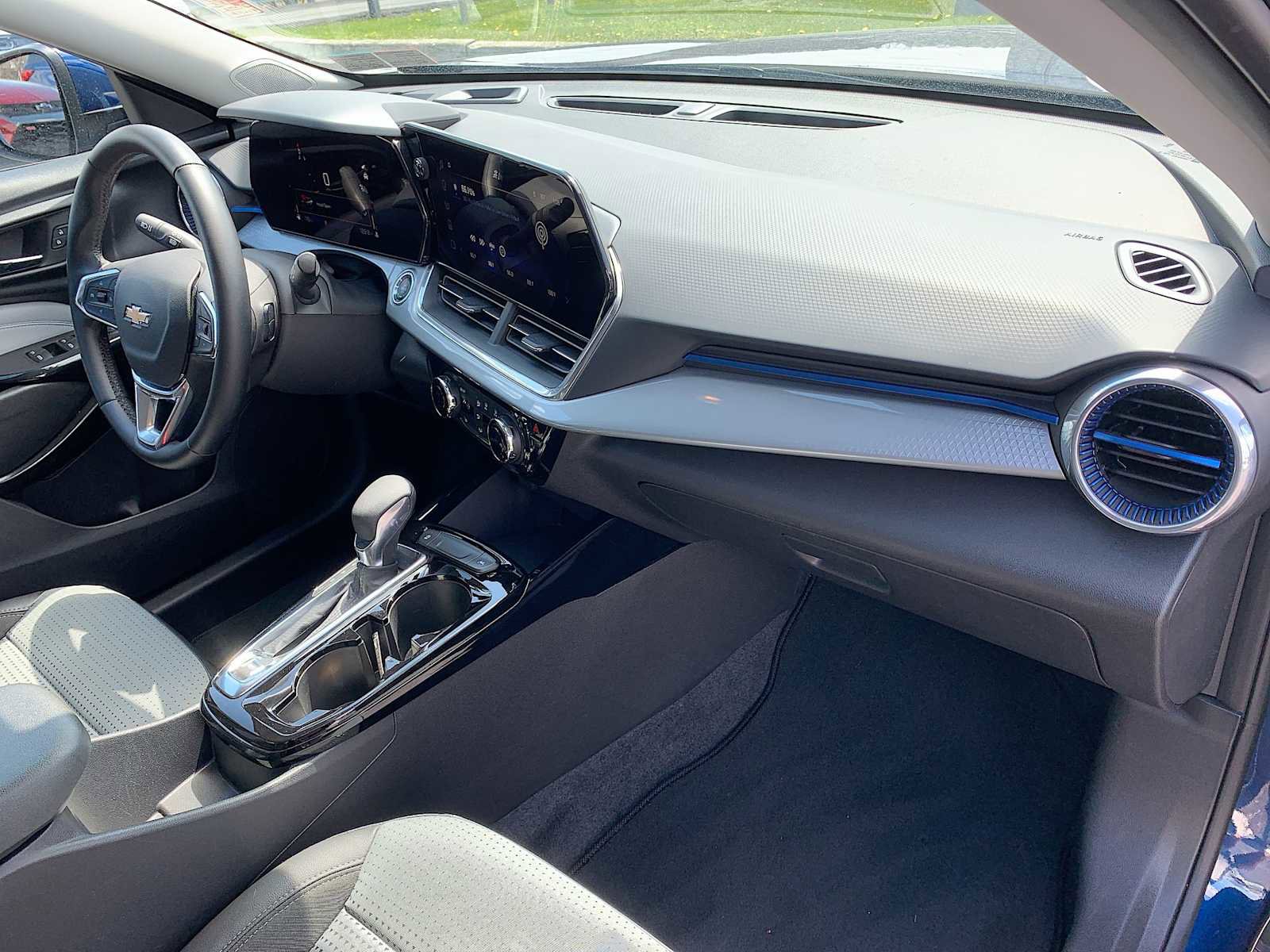 Certified 2024 Chevrolet Trax LT w/ LT Convenience Package image 26