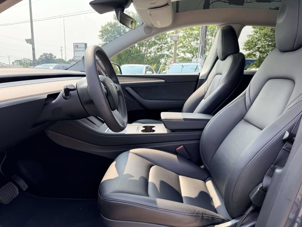 Used 2023 Tesla Model Y Long Range AWD/4WD image 19