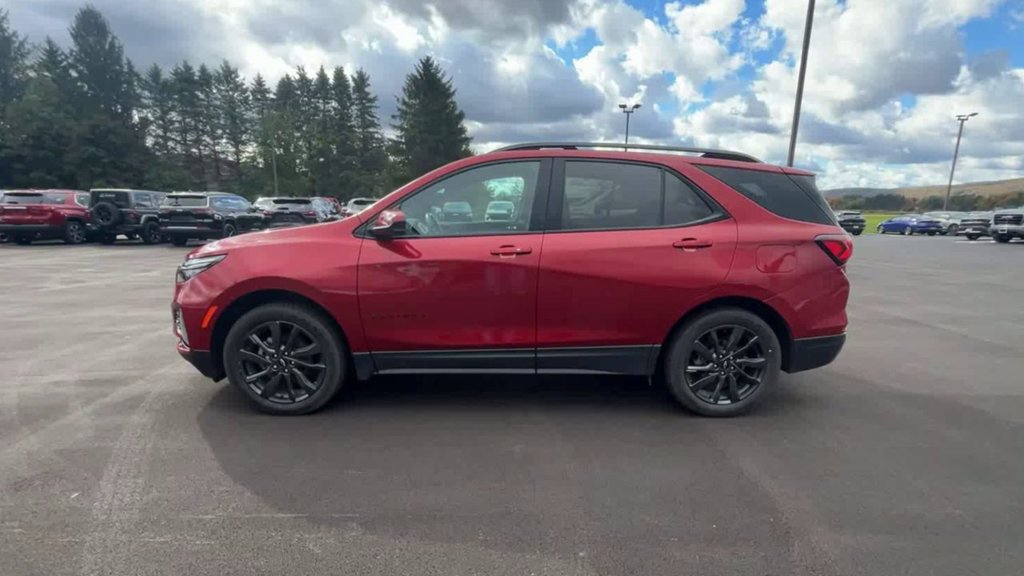 Used 2023 Chevrolet Equinox RS AWD/4WD image 5