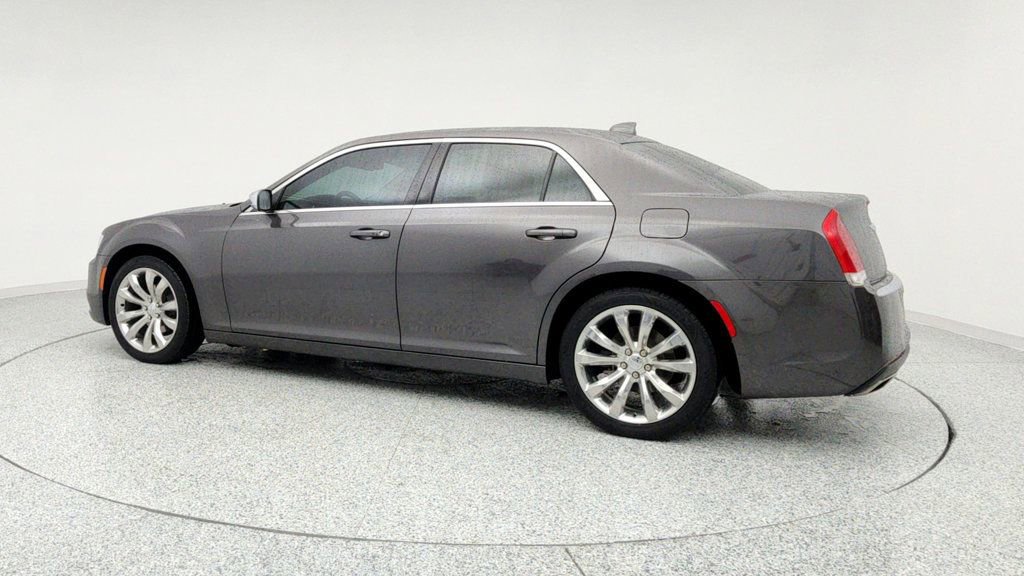 Used 2021 Chrysler 300 Touring w/ Chrome Appearance Package image 7