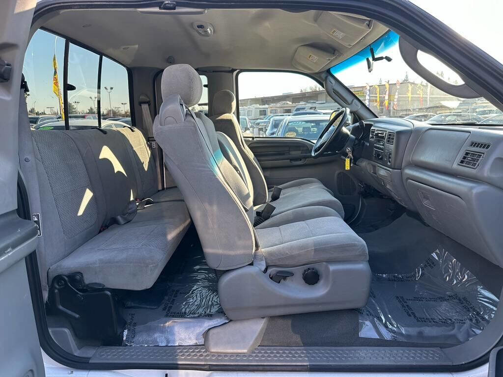 Used 2003 Ford F250 XLT image 17
