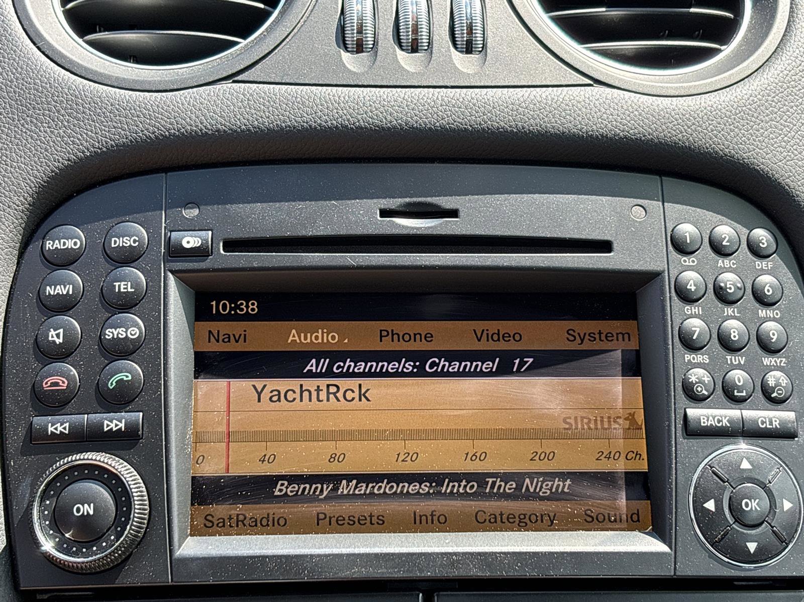 Used 2009 Mercedes-Benz SL 550 image 23