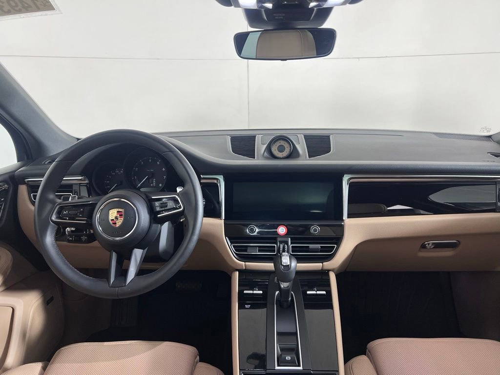 Certified 2026 Porsche Macan AWD/4WD image 19