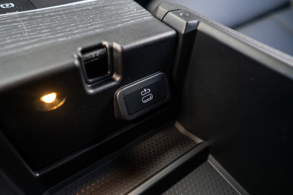 New 2026 BMW 330i xDrive Sedan w/ M Sport Package image 32