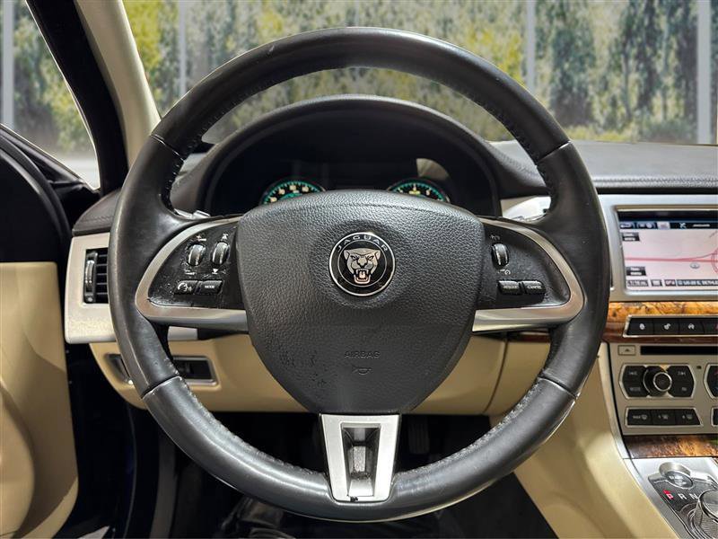 Used 2014 Jaguar XF 3.0 AWD/4WD image 16