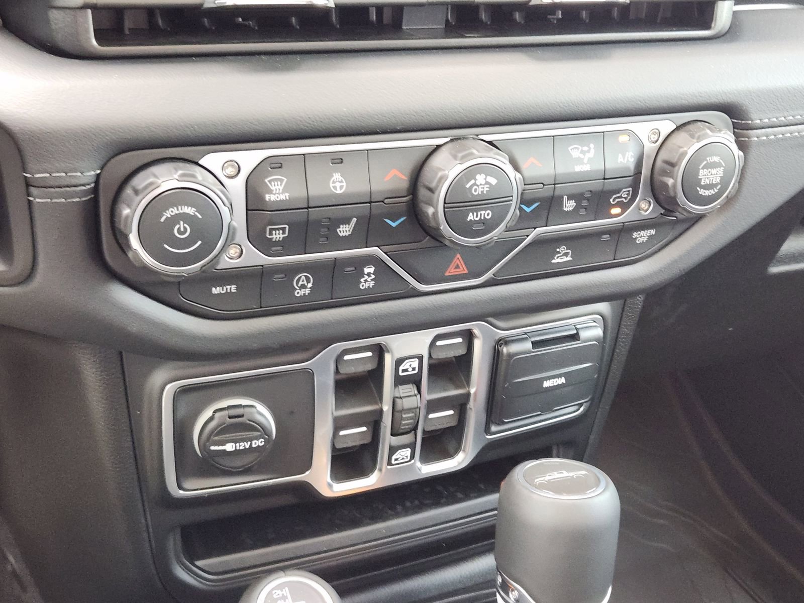 New 2026 Jeep Gladiator Mojave AWD/4WD image 18