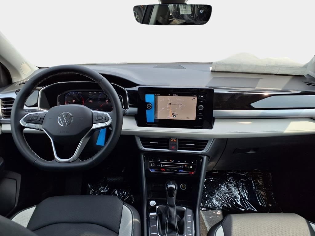 New 2025 Volkswagen Taos SEL image 15