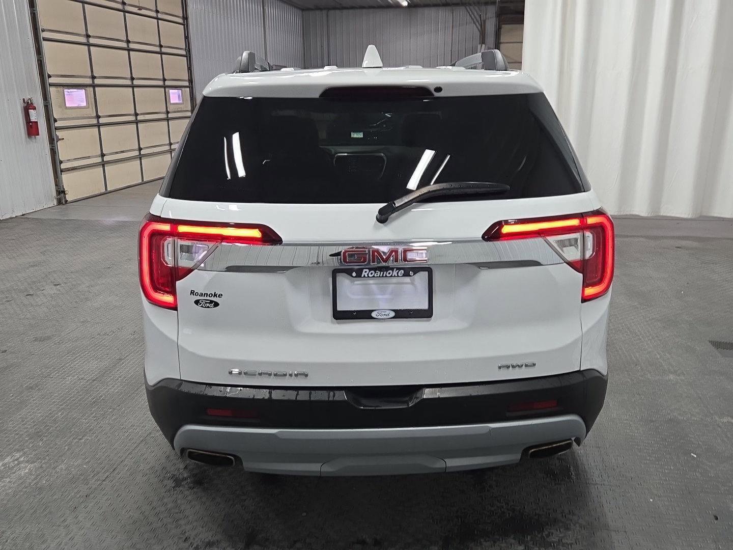 Used 2021 GMC Acadia SLE w/ Driver Convenience Package image 9