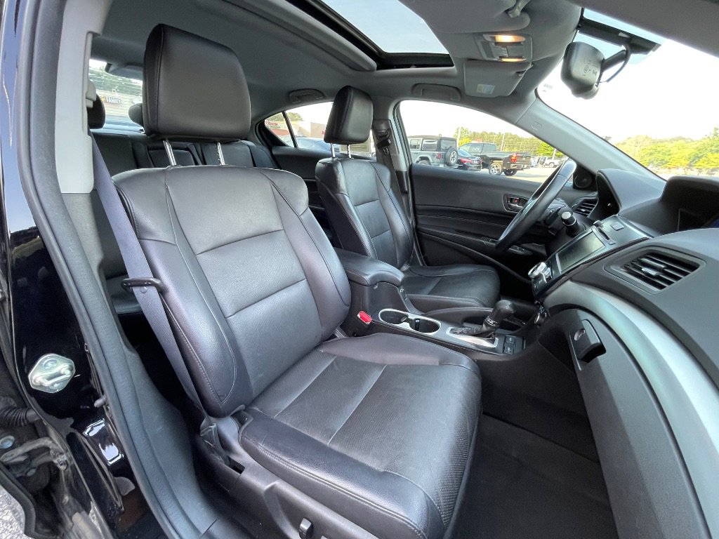 Used 2017 Acura ILX FWD image 22
