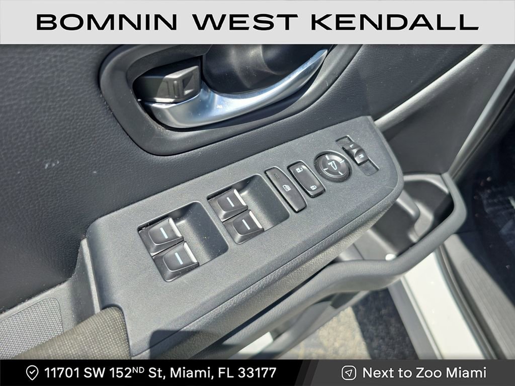 Used 2023 Honda Pilot Sport image 15