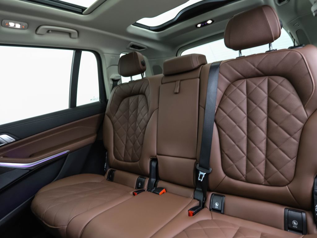 Used 2024 BMW X7 xDrive40i w/ Premium Package image 23
