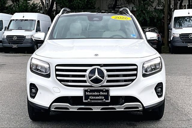 Used 2026 Mercedes-Benz GLB 250 4MATIC image 2