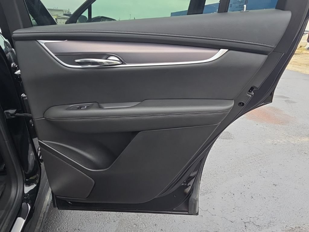 Used 2024 Cadillac XT6 Luxury w/ LPO, Floor Liner Package AWD/4WD image 16