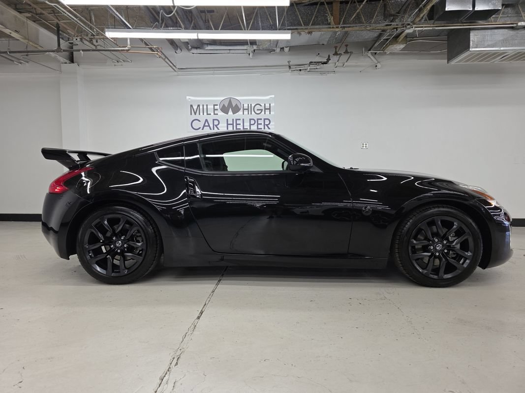 Used 2017 Nissan 370Z Coupe RWD image 6