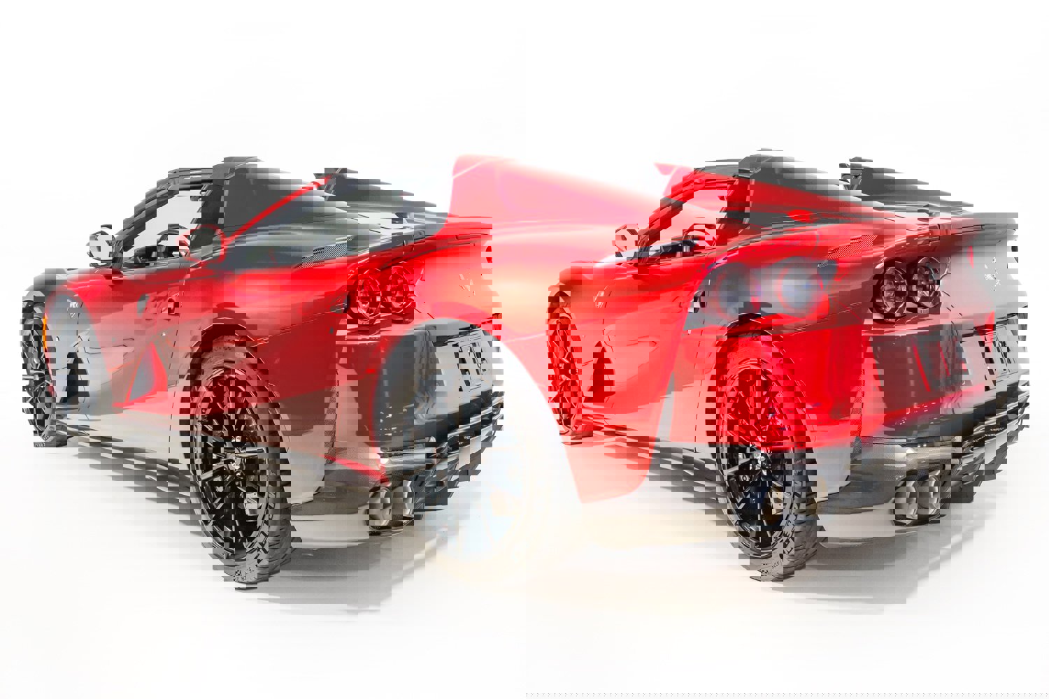 Used 2021 Ferrari 812 GTS image 16