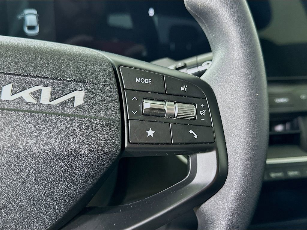 Used 2025 Kia K4 LXS image 19