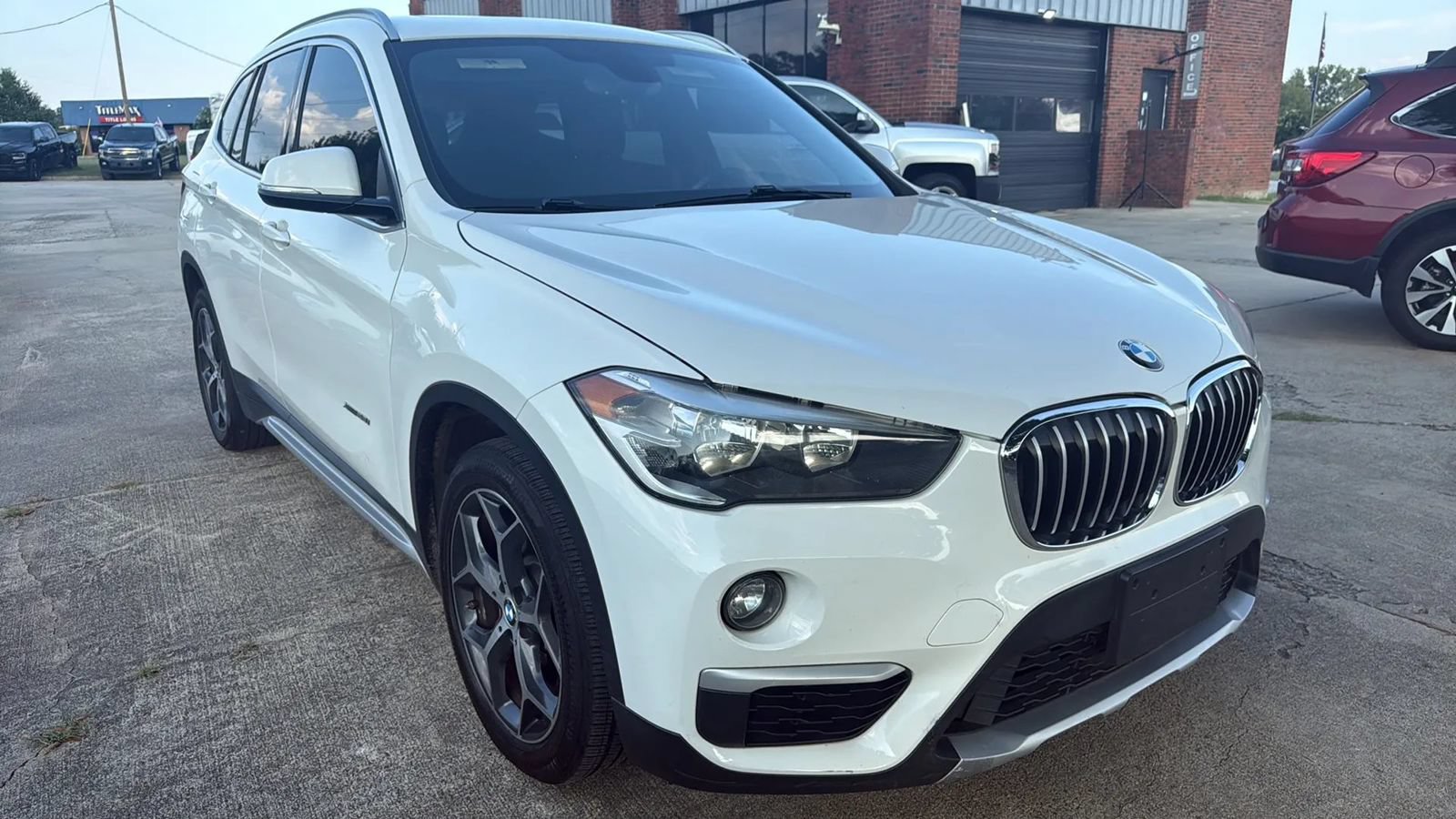 Used 2018 BMW X1 xDrive28i AWD/4WD image 7