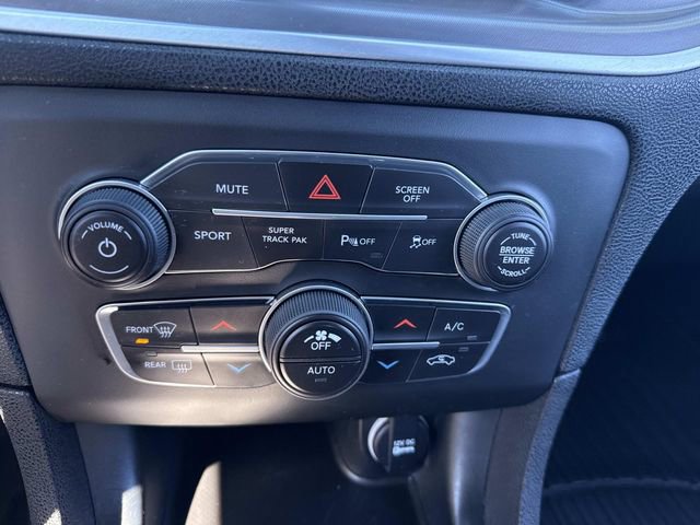 Used 2019 Dodge Charger SXT image 24