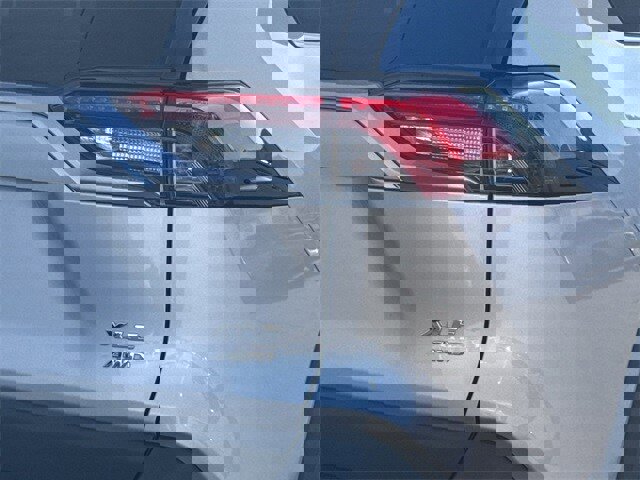 Used 2024 Toyota RAV4 XLE w/ Convenience Package image 7