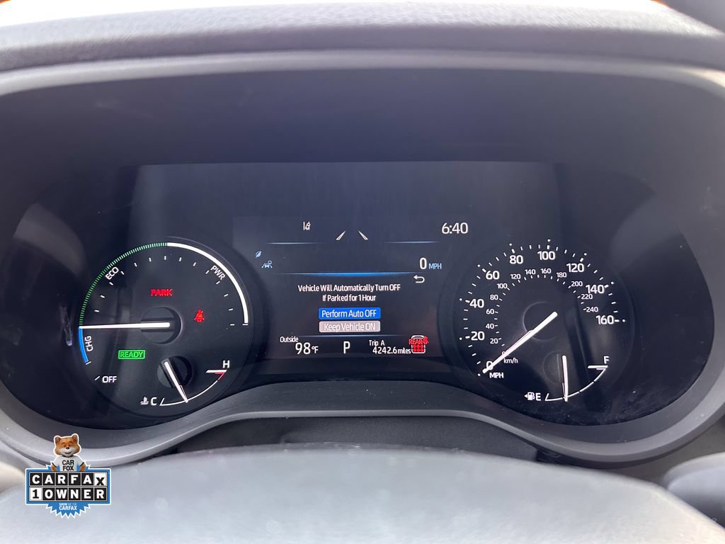 Used 2025 Toyota Sienna LE FWD image 32