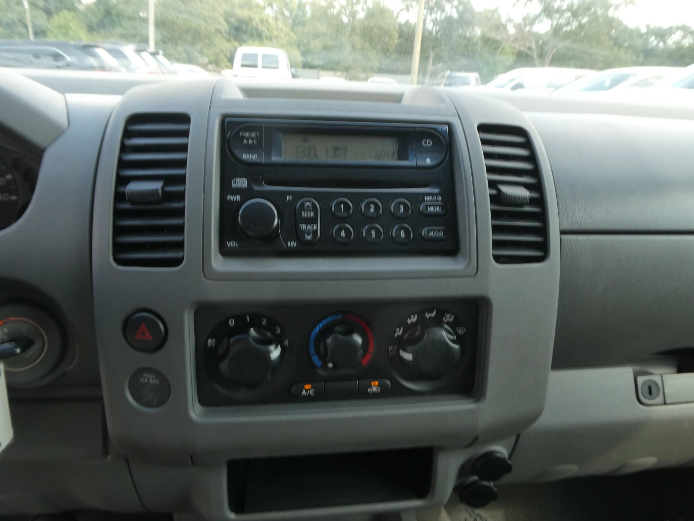 Used 2007 Nissan Frontier XE w/ Preferred Pkg RWD image 18