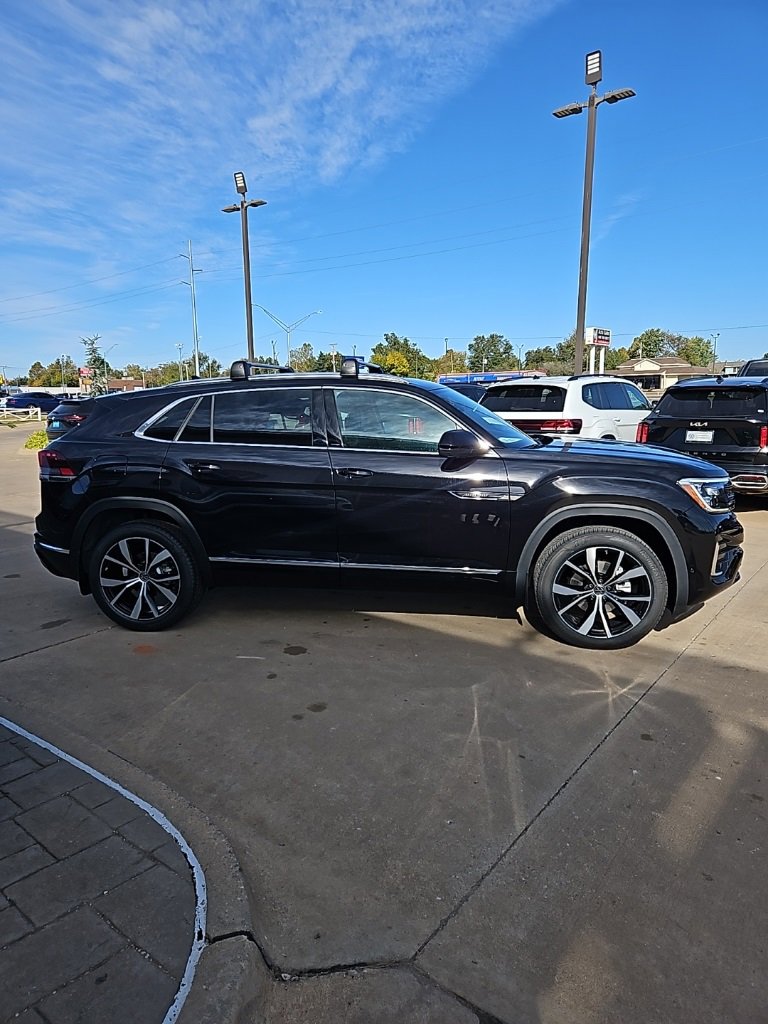 New 2026 Volkswagen Atlas Cross Sport SEL Premium R-Line image 4