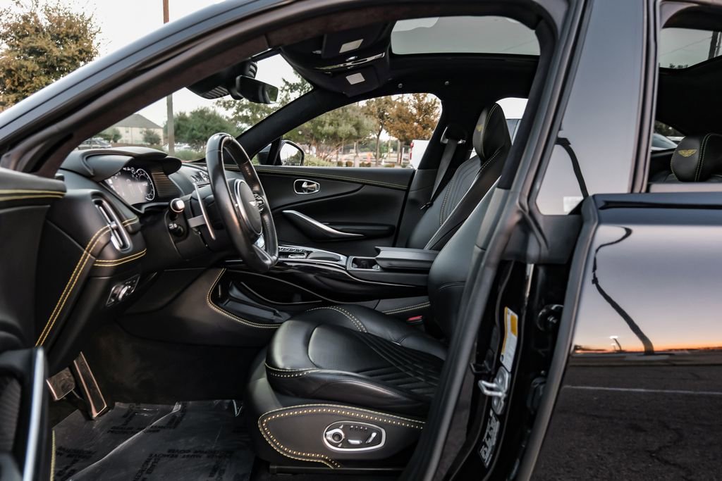Used 2021 Aston Martin DBX image 31