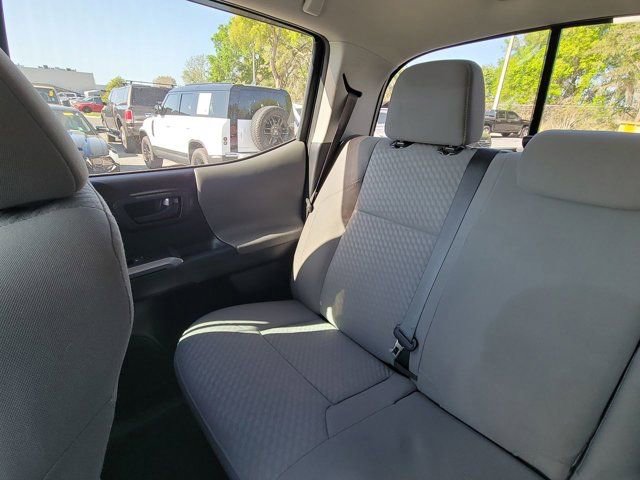 Used 2020 Toyota Tacoma SR5 RWD image 4