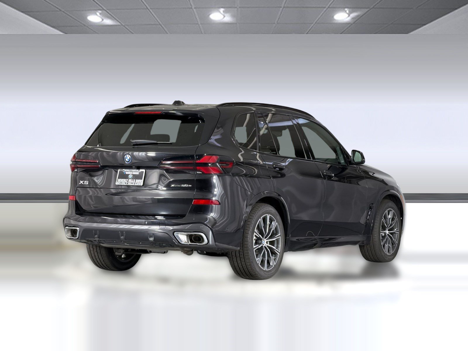 Used 2026 BMW X5 xDrive50e w/ M Sport Package AWD/4WD image 9